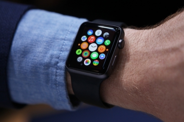 Спрос на «умные» часы от Apple среди подростков упал