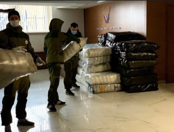 Представители бизнеса и активисты ОНФ передали 120000 медицинских масок больницам Москвы