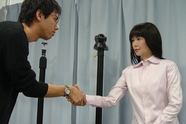 В Японии представили робота - телевизионщика