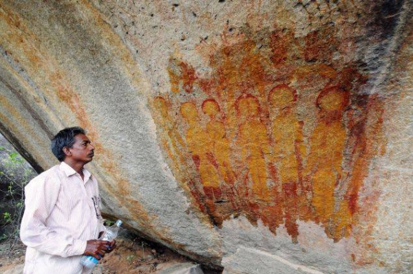 Индийские археологи обнаружили рисунки с инопланетянами и НЛО