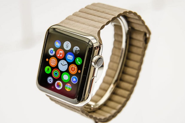 Компания Apple объявила точное время начала продаж «умных» часов