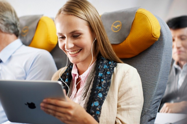Авиакомпания Finnair разрешит пользоваться мобильными аппаратами во время полета