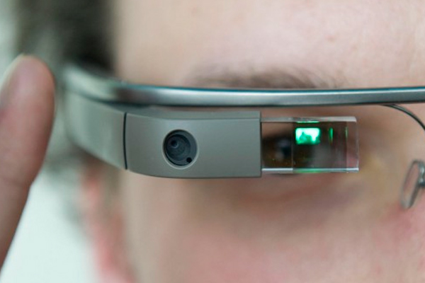 Компания Google объявила о приостановке производства Google Glass